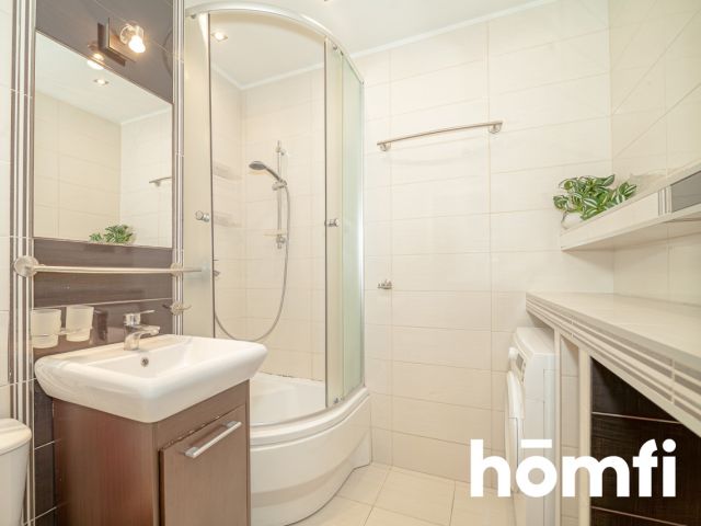 Cozy studio apartment with a balcony – near Promenada - Apartment - Rent - Warszawa, Praga-Południe