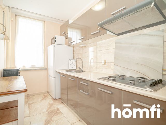 Cozy studio apartment with a balcony – near Promenada - Apartment - Rent - Warszawa, Praga-Południe