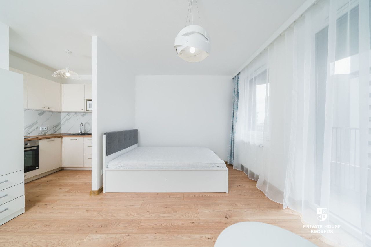 A bright studio 28m2 with a double bed at Stańczyka Street - Osiedle KRK - Apartment - Rent - Kraków, Krowodrza / Bronowice