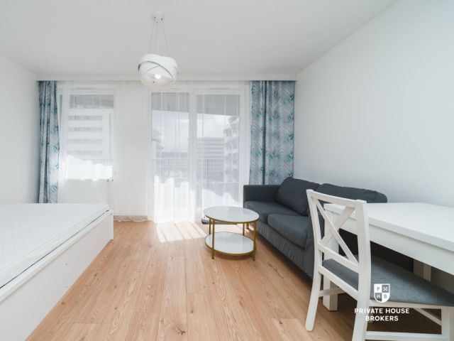 A bright studio 28m2 with a double bed at Stańczyka Street - Osiedle KRK - Apartment - Rent - Kraków, Krowodrza / Bronowice