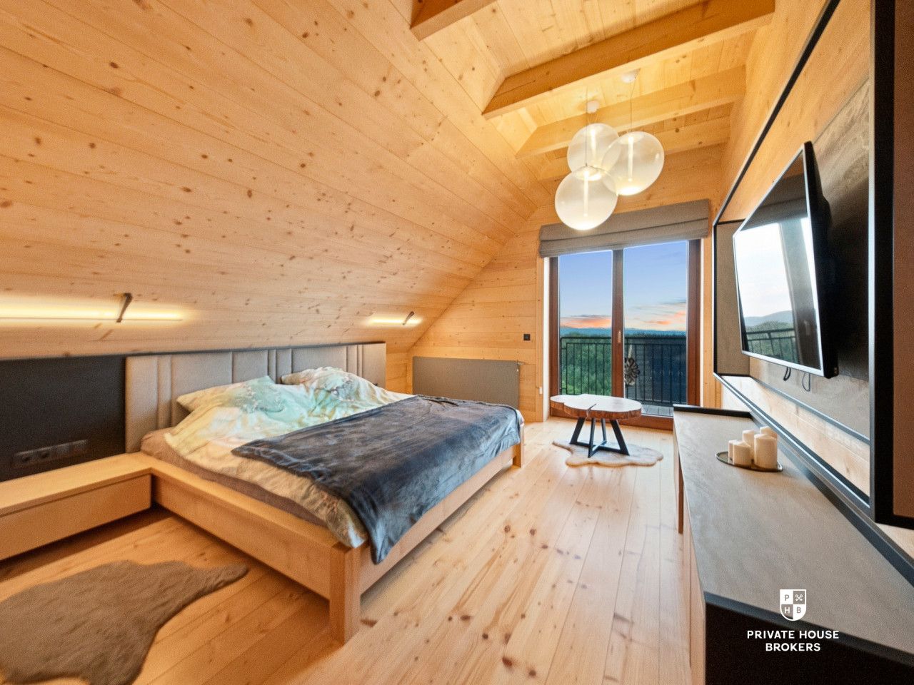 Feel the mountain magic! Exclusive log villa in Gorce: sauna, scenic terrace, Smart Home - House - Sale - Limanowski, Kamienica