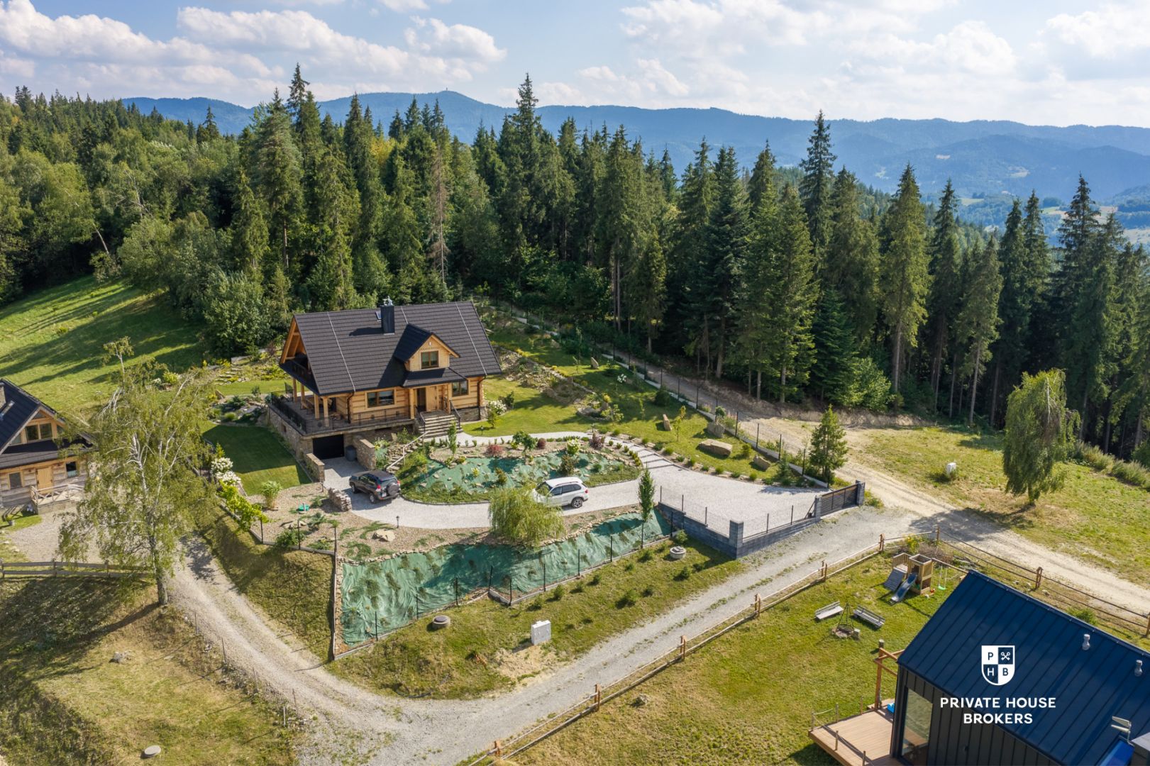 Feel the mountain magic! Exclusive log villa in Gorce: sauna, scenic terrace, Smart Home - House - Sale - Limanowski, Kamienica