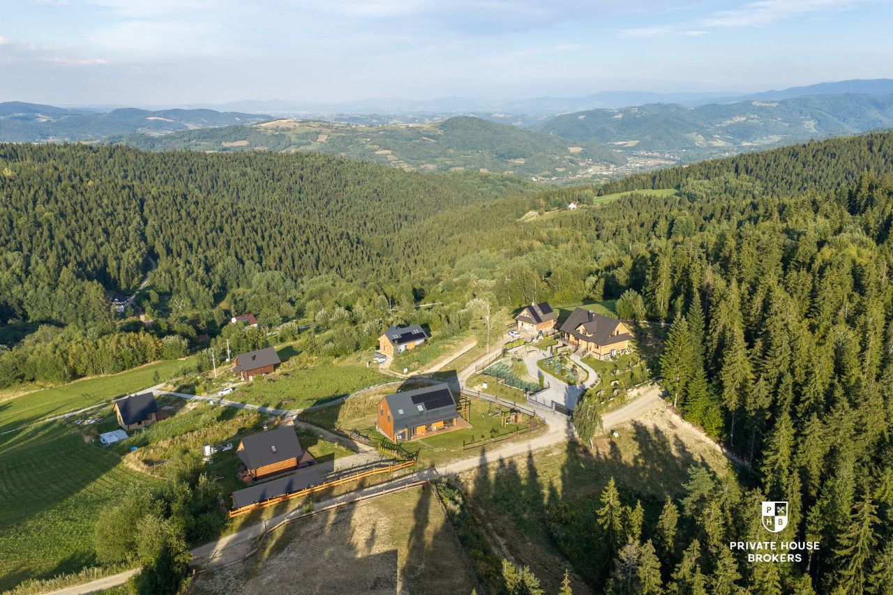 Feel the mountain magic! Exclusive log villa in Gorce: sauna, scenic terrace, Smart Home - House - Sale - Limanowski, Kamienica