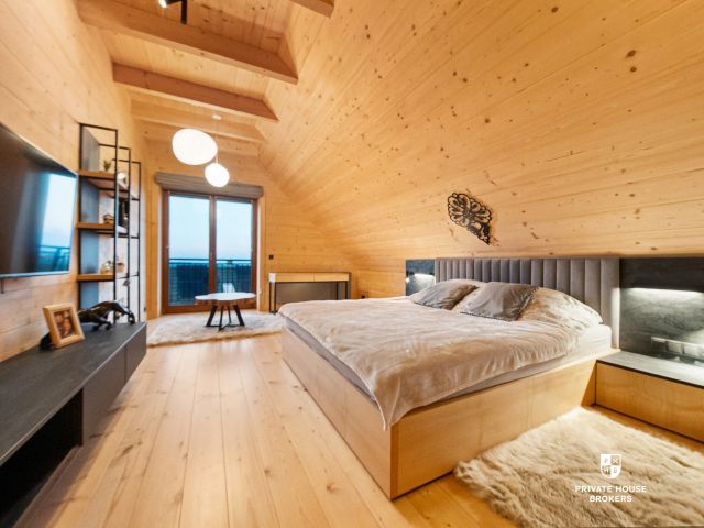 Feel the mountain magic! Exclusive log villa in Gorce: sauna, scenic terrace, Smart Home - House - Sale - Limanowski, Kamienica