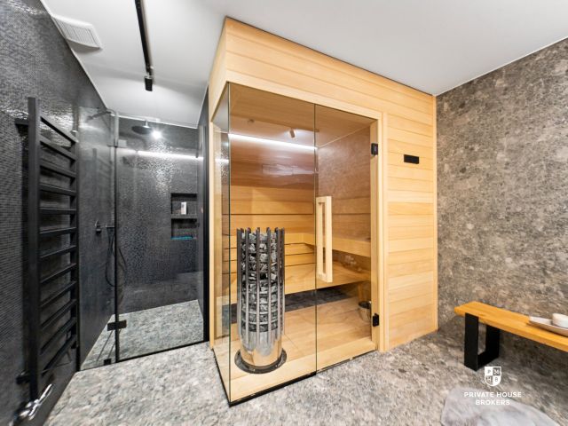 Feel the mountain magic! Exclusive log villa in Gorce: sauna, scenic terrace, Smart Home - House - Sale - Limanowski, Kamienica