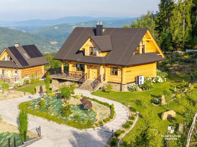 Feel the mountain magic! Exclusive log villa in Gorce: sauna, scenic terrace, Smart Home - House - Sale - Limanowski, Kamienica