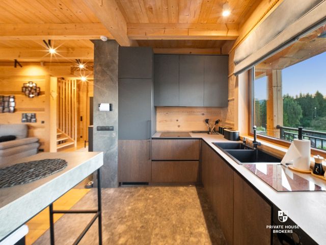 Feel the mountain magic! Exclusive log villa in Gorce: sauna, scenic terrace, Smart Home - House - Sale - Limanowski, Kamienica