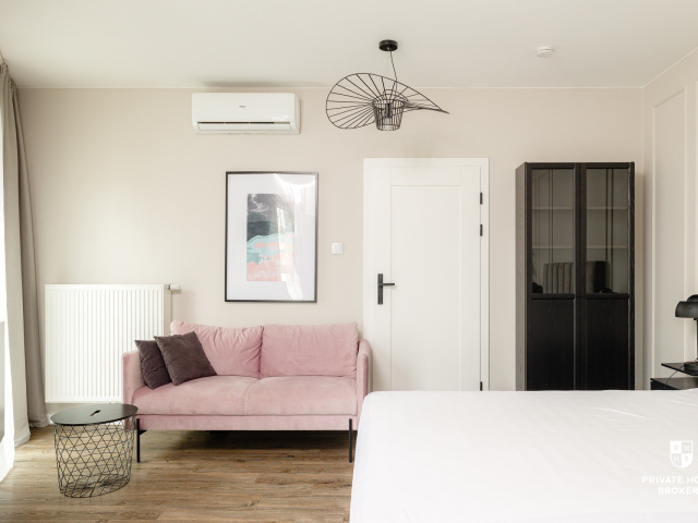 Studio apartment with a balcony and internet, close to the city center - Apartment - Rent - Wrocław, Śródmieście