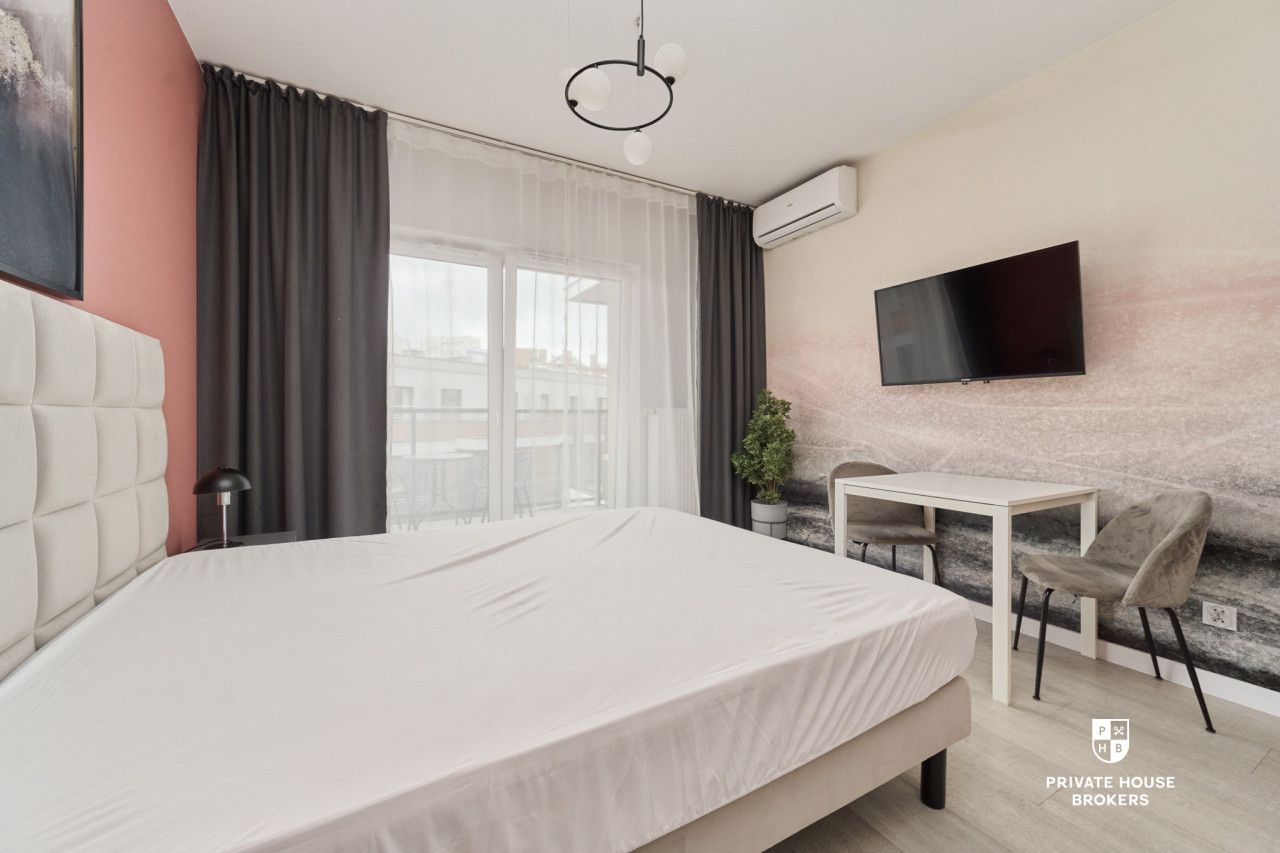 Studio apartment with a balcony and internet, close to the city center. - Apartment - Rent - Wrocław, Śródmieście