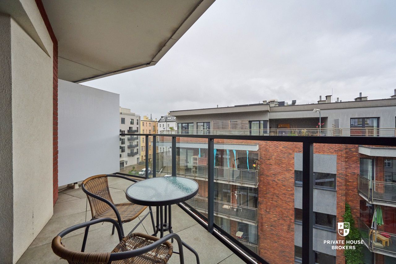 Studio apartment with a balcony and internet, close to the city center. - Apartment - Rent - Wrocław, Śródmieście