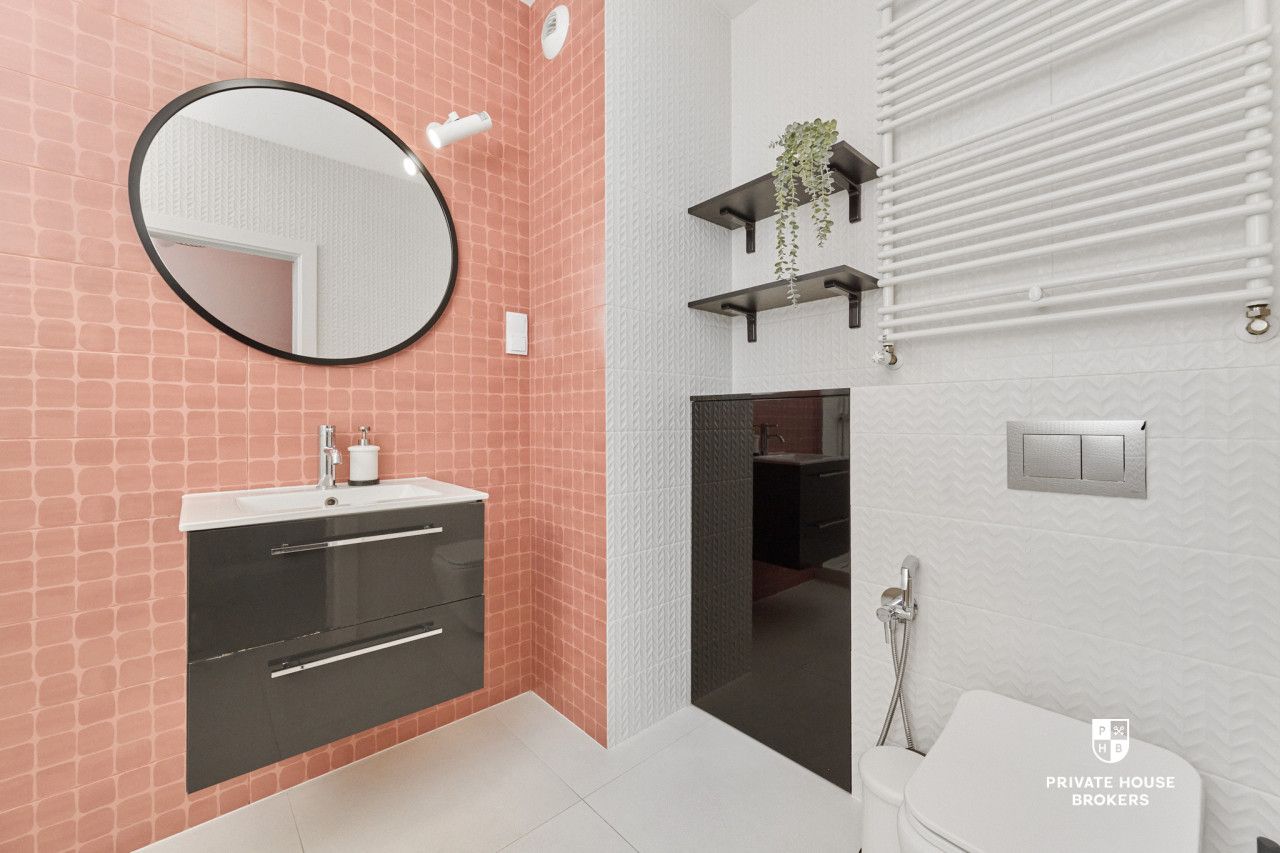 Studio apartment with a balcony and internet, close to the city center. - Apartment - Rent - Wrocław, Śródmieście