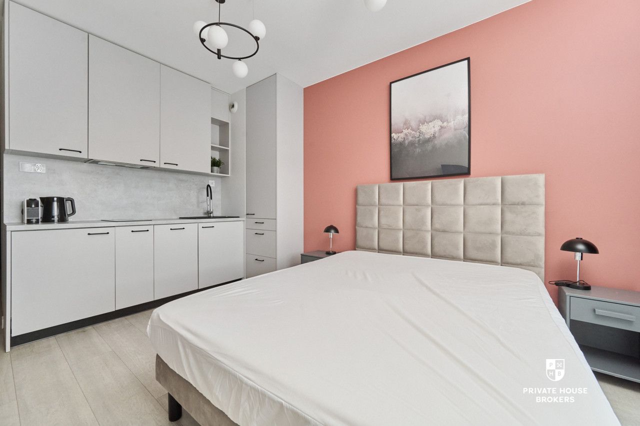 Studio apartment with a balcony and internet, close to the city center. - Apartment - Rent - Wrocław, Śródmieście