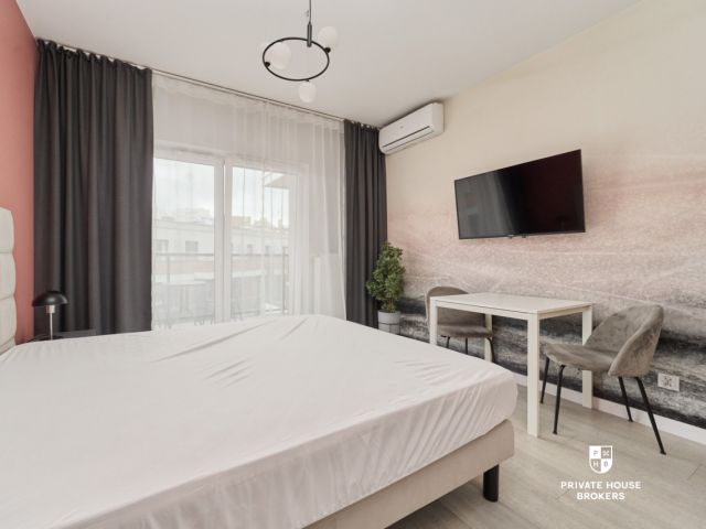 Studio apartment with a balcony and internet, close to the city center. - Apartment - Rent - Wrocław, Śródmieście