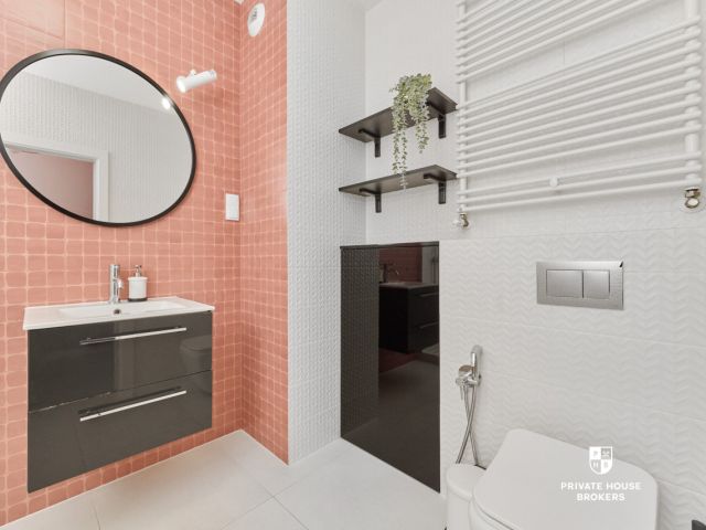 Studio apartment with a balcony and internet, close to the city center. - Apartment - Rent - Wrocław, Śródmieście