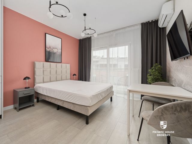 Studio apartment with a balcony and internet, close to the city center. - Apartment - Rent - Wrocław, Śródmieście