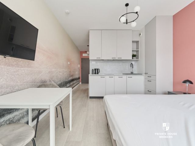 Studio apartment with a balcony and internet, close to the city center. - Apartment - Rent - Wrocław, Śródmieście