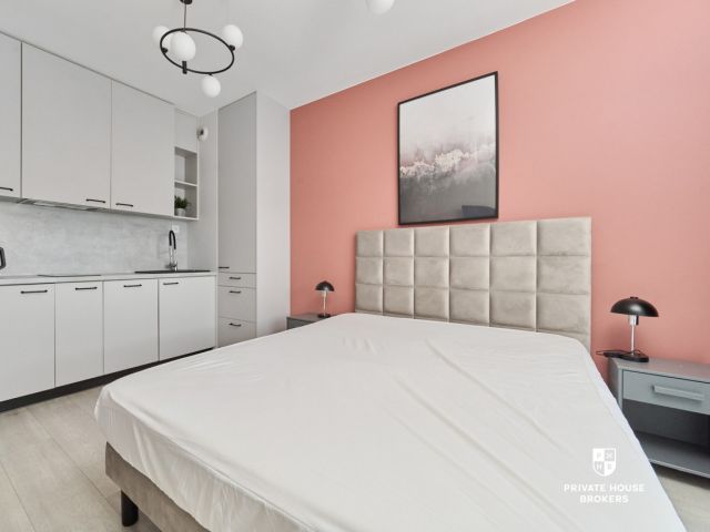 Studio apartment with a balcony and internet, close to the city center. - Apartment - Rent - Wrocław, Śródmieście