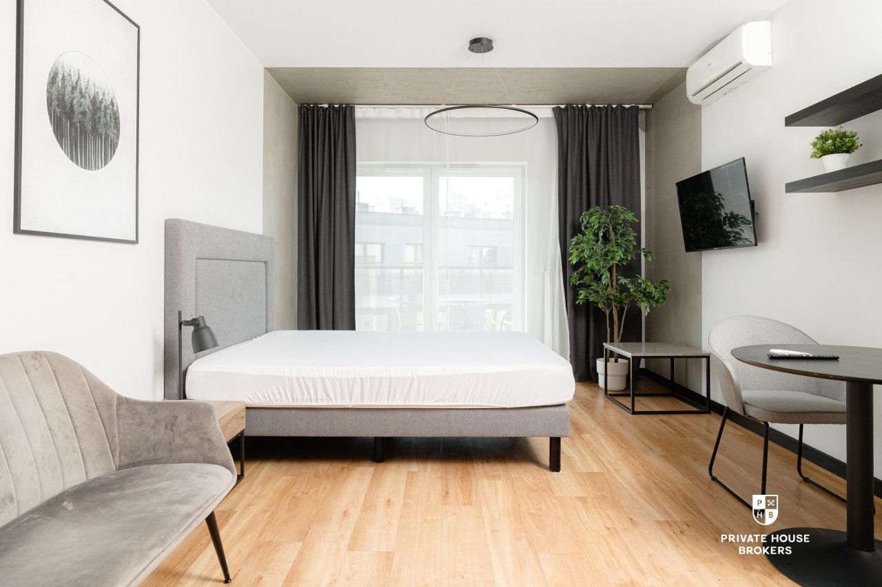 Studio apartment with a balcony and internet, close to the city center. - Apartment - Rent - Wrocław, Śródmieście