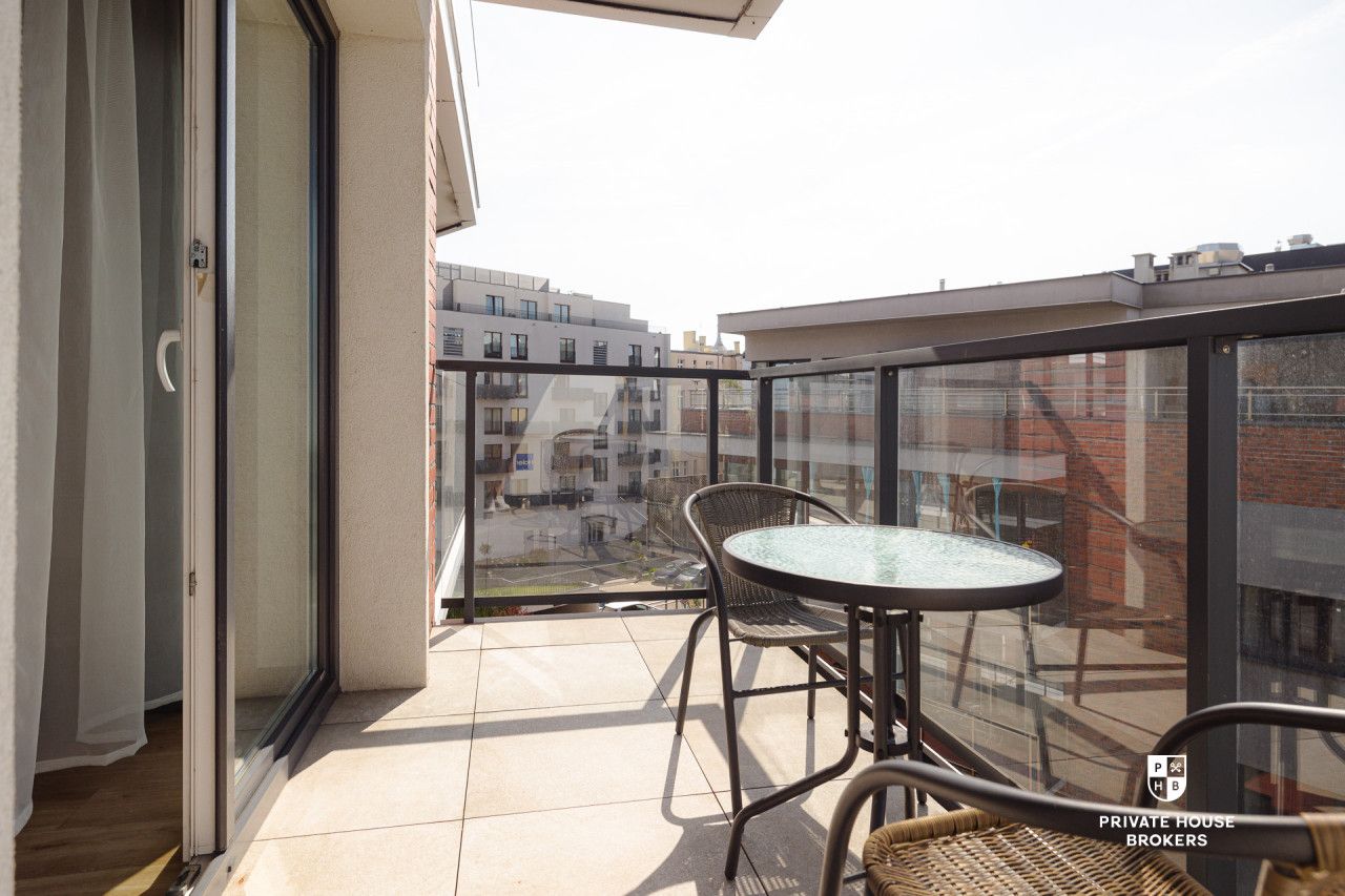 Studio apartment with a balcony and internet, close to the city center. - Apartment - Rent - Wrocław, Śródmieście
