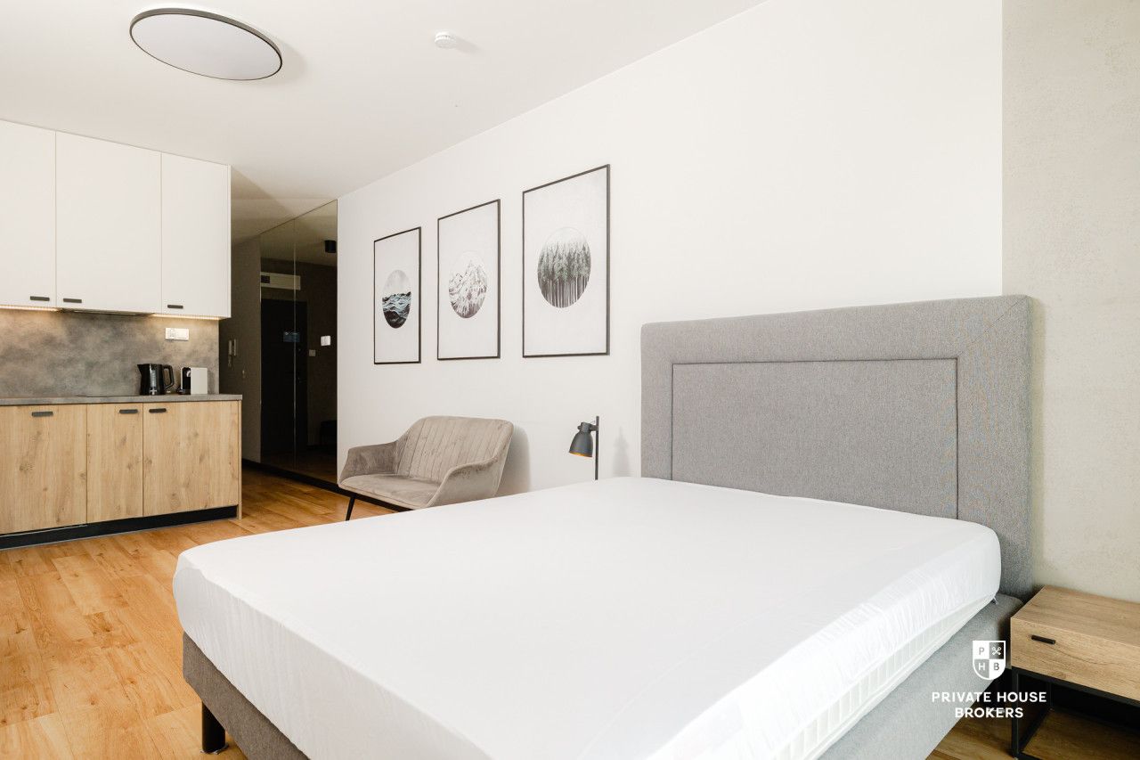 Studio apartment with a balcony and internet, close to the city center. - Apartment - Rent - Wrocław, Śródmieście