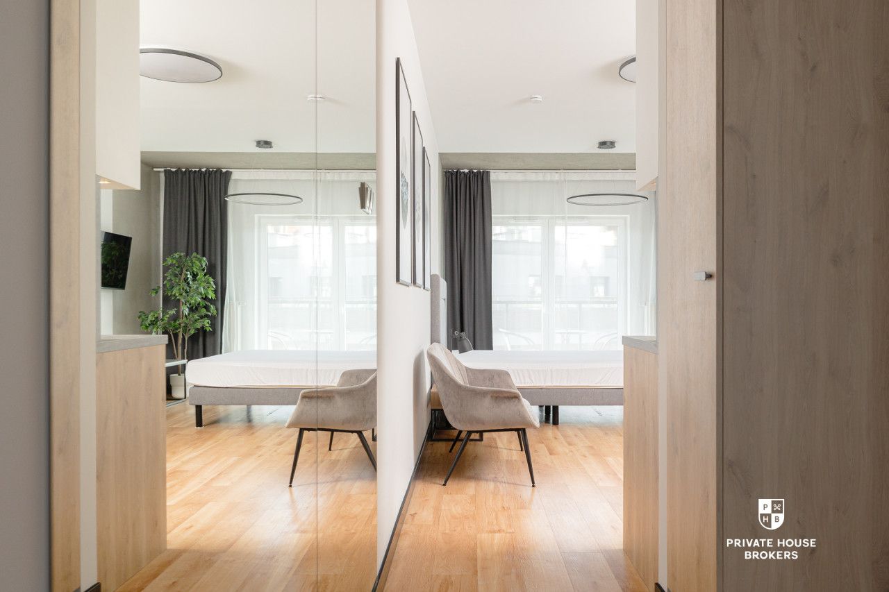 Studio apartment with a balcony and internet, close to the city center. - Apartment - Rent - Wrocław, Śródmieście