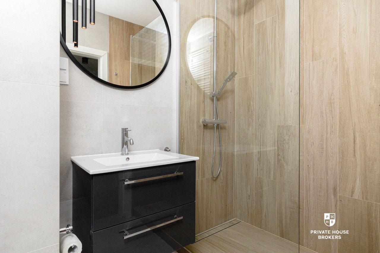 Studio apartment with a balcony and internet, close to the city center. - Apartment - Rent - Wrocław, Śródmieście
