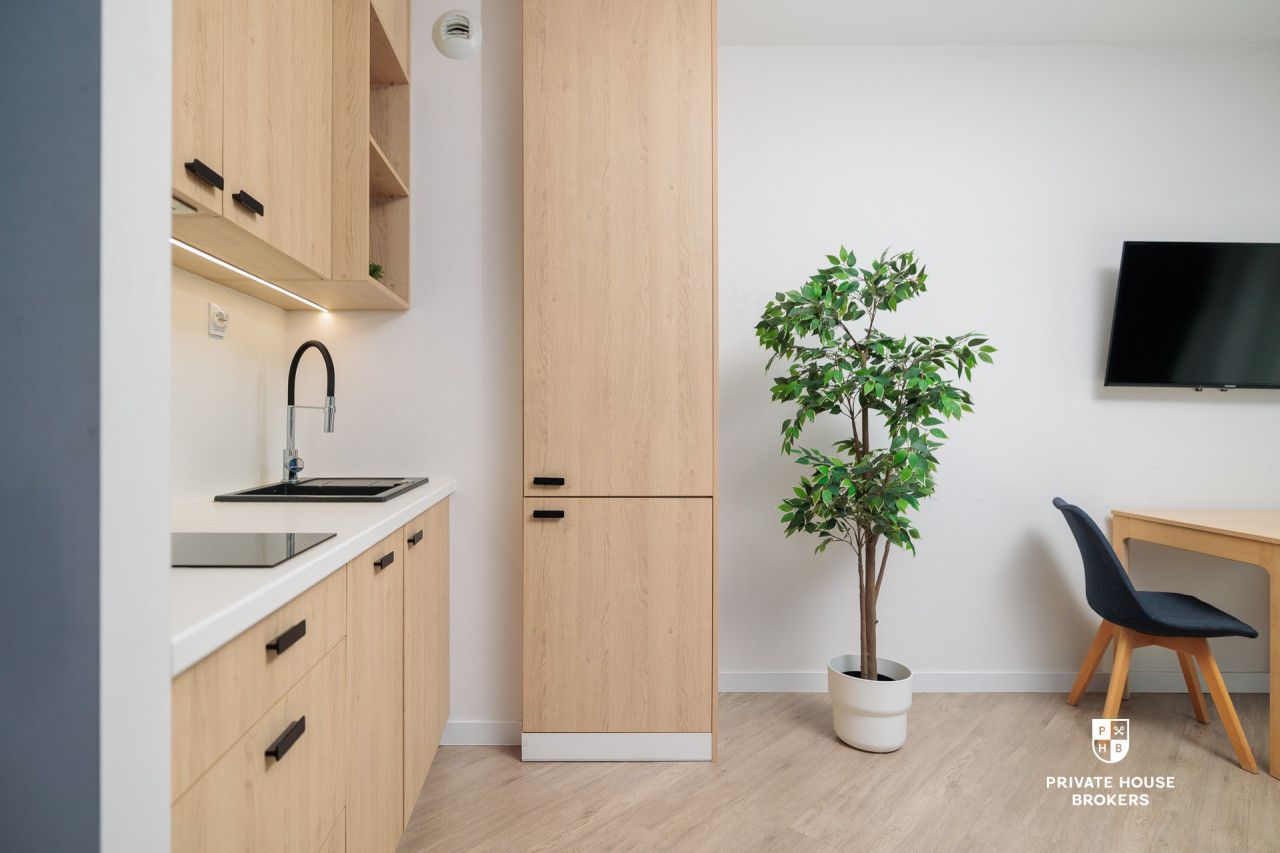 Studio apartment with a balcony and internet, close to the city center. - Apartment - Rent - Wrocław, Śródmieście