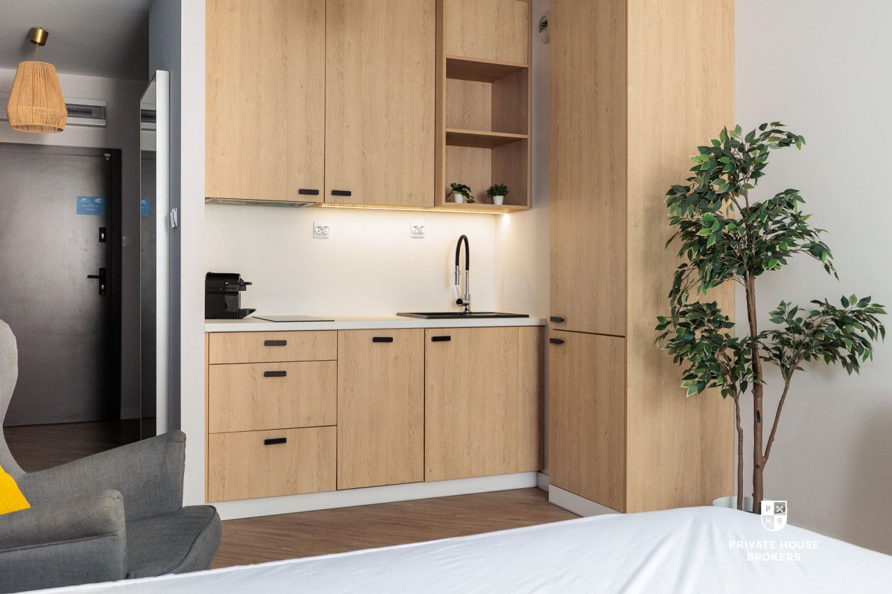 Studio apartment with a balcony and internet, close to the city center. - Apartment - Rent - Wrocław, Śródmieście