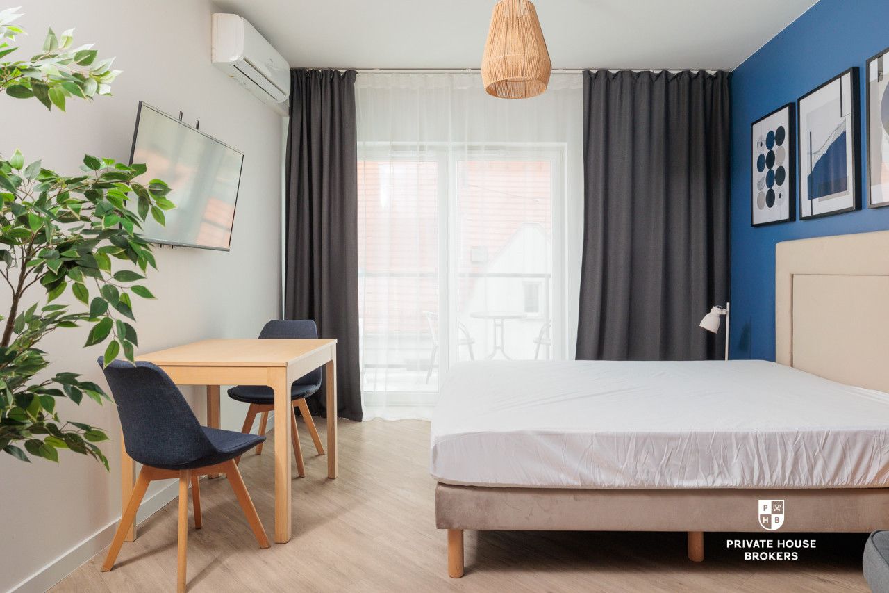 Studio apartment with a balcony and internet, close to the city center. - Apartment - Rent - Wrocław, Śródmieście