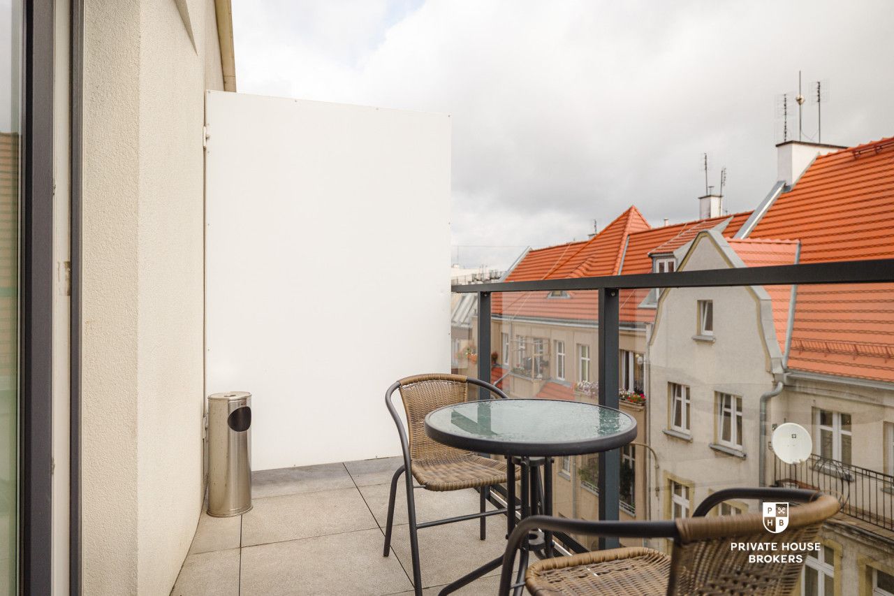 Studio apartment with a balcony and internet, close to the city center. - Apartment - Rent - Wrocław, Śródmieście