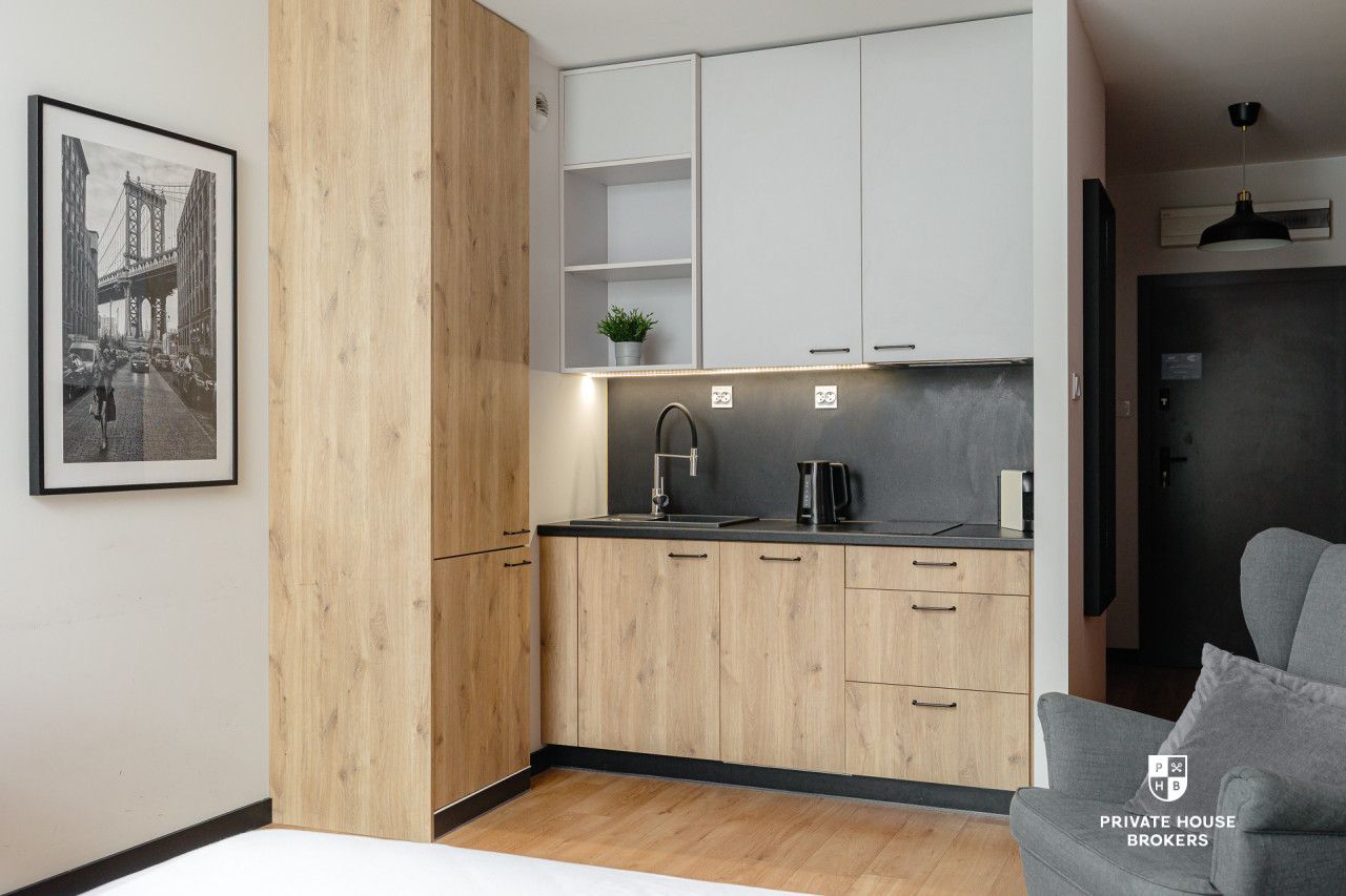 Studio apartment with a balcony and internet, close to the city center. - Apartment - Rent - Wrocław, Śródmieście