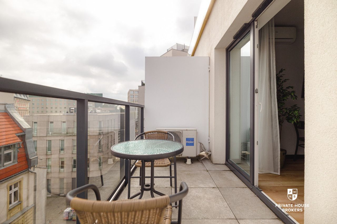 Studio apartment with a balcony and internet, close to the city center. - Apartment - Rent - Wrocław, Śródmieście