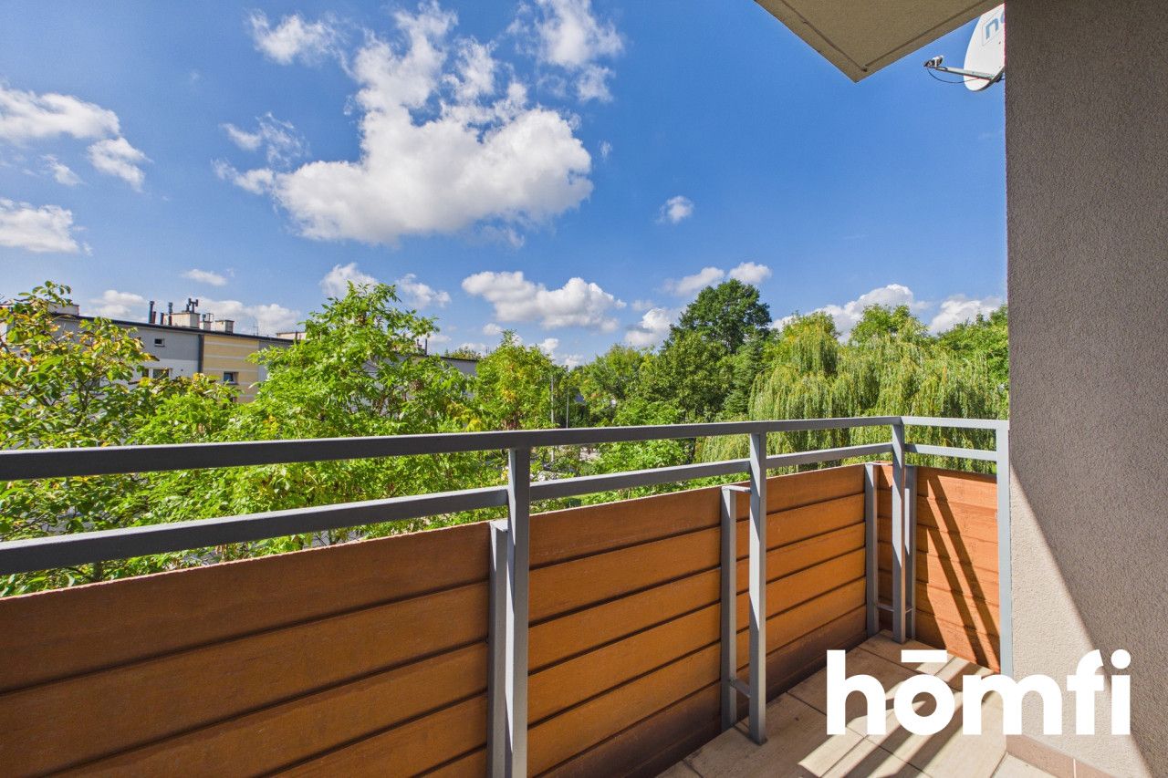 Spacious 3-room apartment - Apartment - Sale - Kielce, Herby
