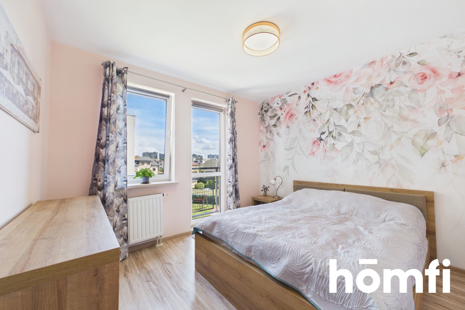 Spacious 3-room apartment - Apartment - Sale - Kielce, Herby