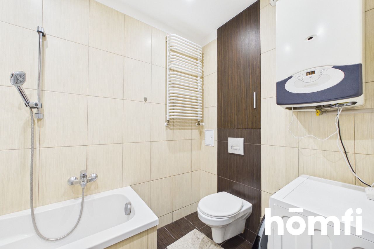 Spacious 3-room apartment - Apartment - Sale - Kielce, Herby