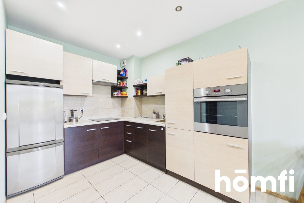 Spacious 3-room apartment - Apartment - Sale - Kielce, Herby