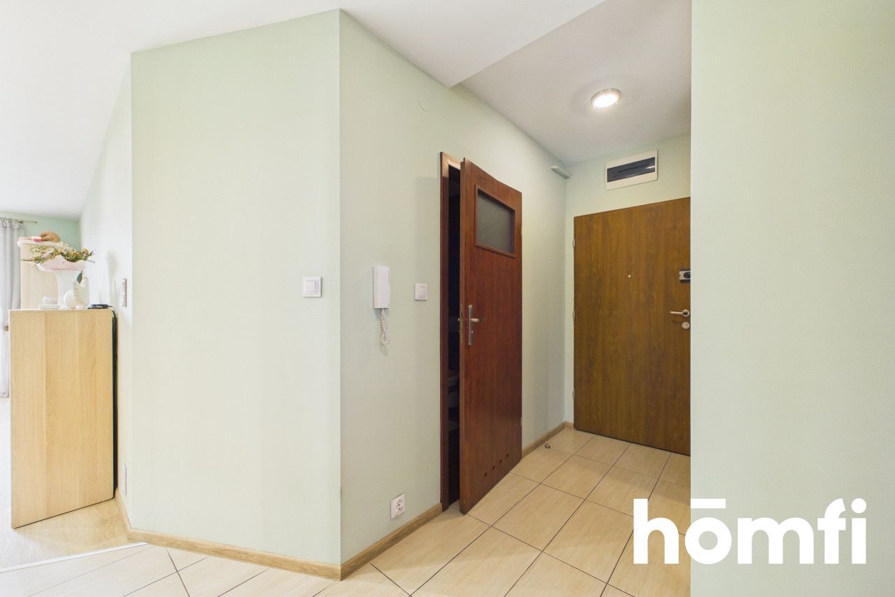 Spacious 3-room apartment - Apartment - Sale - Kielce, Herby