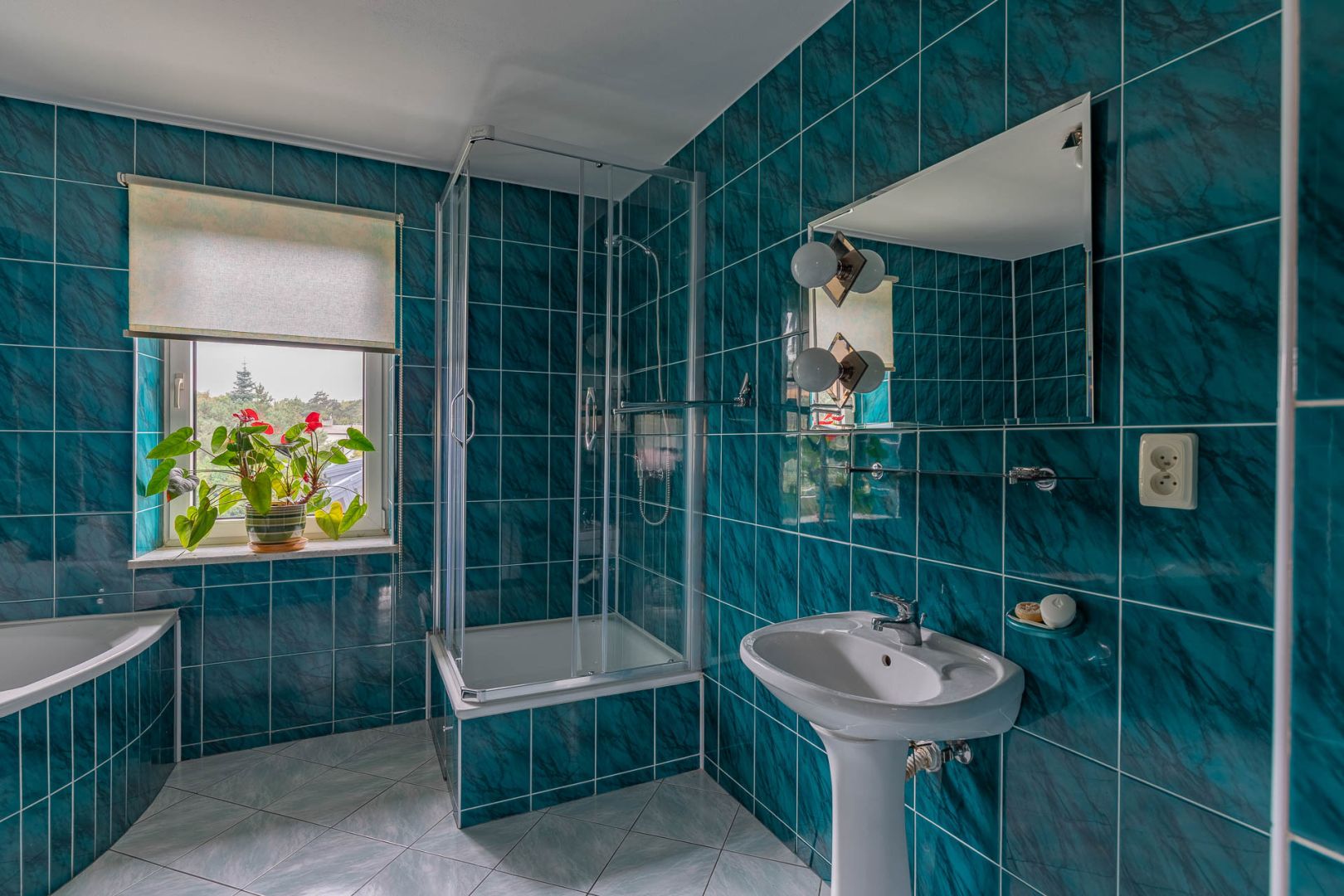 Multi-generational house 278 m² | 2 plots | Zgierz - Дім - Продаж - Zgierski, Zgierz