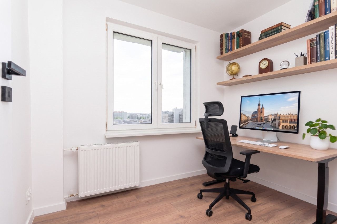 3 rooms/ 3-Room Apartment after Full Renovation/ City Skyline / os. Piastów/ Mistrzejowice - Apartment - Sale - Kraków, Nowa Huta / Mistrzejowice