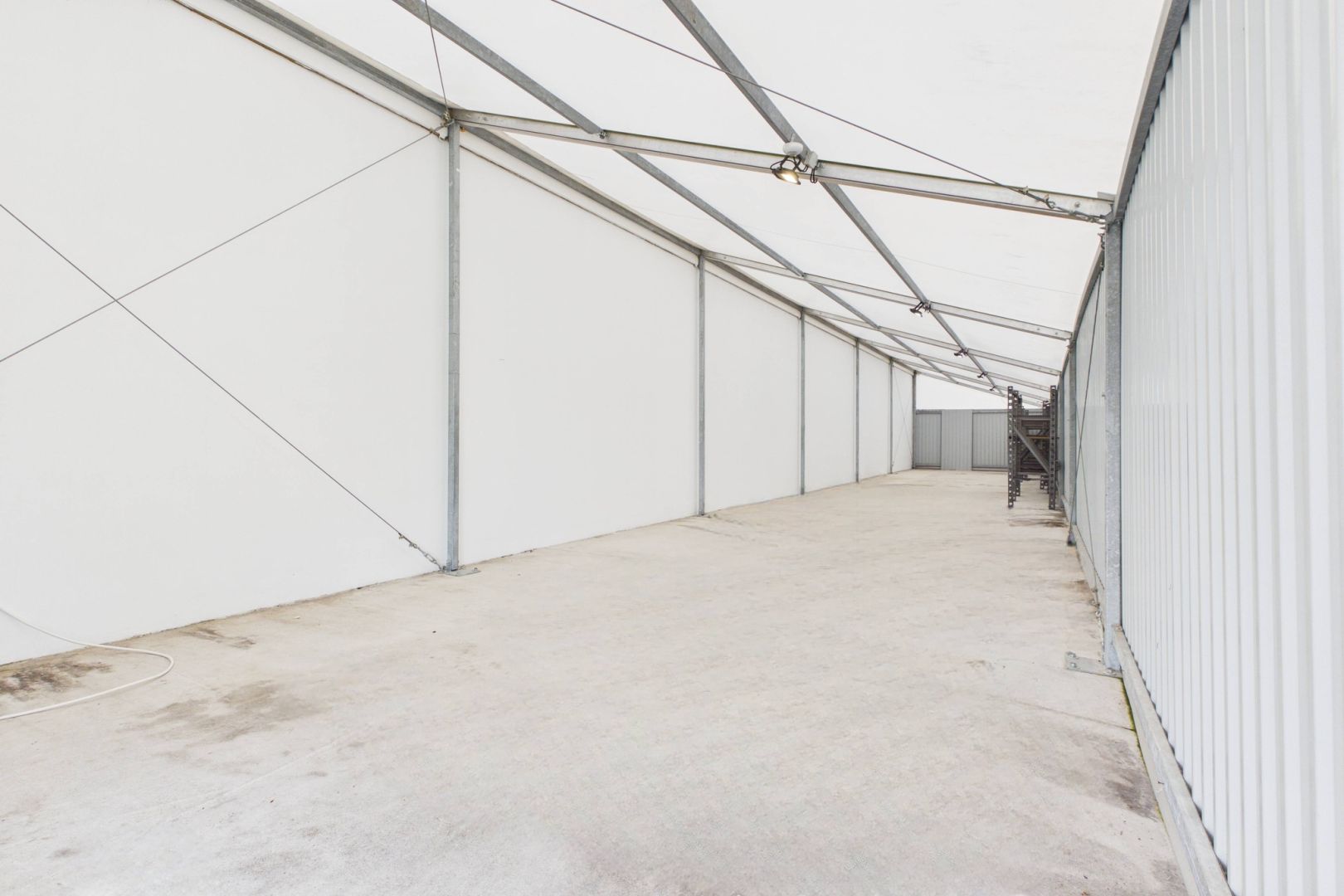 Hala magazynowa 150 m2 w doskonałej lokalizacji - Lokal użytkowy - Wynajem - Wrocławski, Długołęka / Mirków