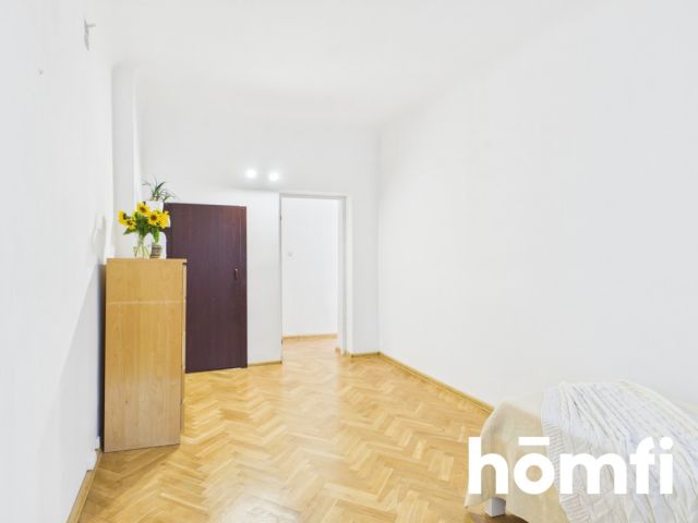 Sunny 50 m² with Great Potential in a Pre-War Townhouse (1932) | Szembeka Square - Квартира - Продаж - Warszawa, Praga-Południe