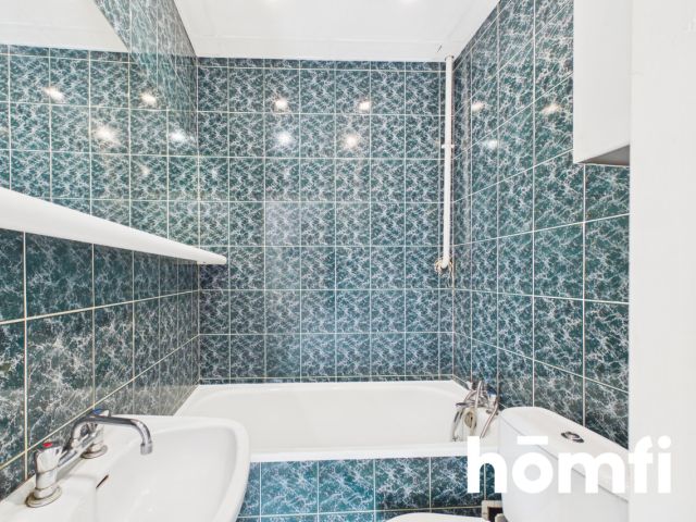 Sunny 50 m² with Great Potential in a Pre-War Townhouse (1932) | Szembeka Square - Квартира - Продаж - Warszawa, Praga-Południe