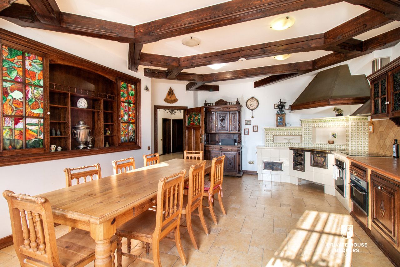 Rezydencja 456 m² z ogrodem i oczkiem wodnym, 5600 m² działki | Szczodrkowice k. Skały, 25 min od Krakowa - Dom - Sprzedaż - Krakowski, Skała / Szczodrkowice