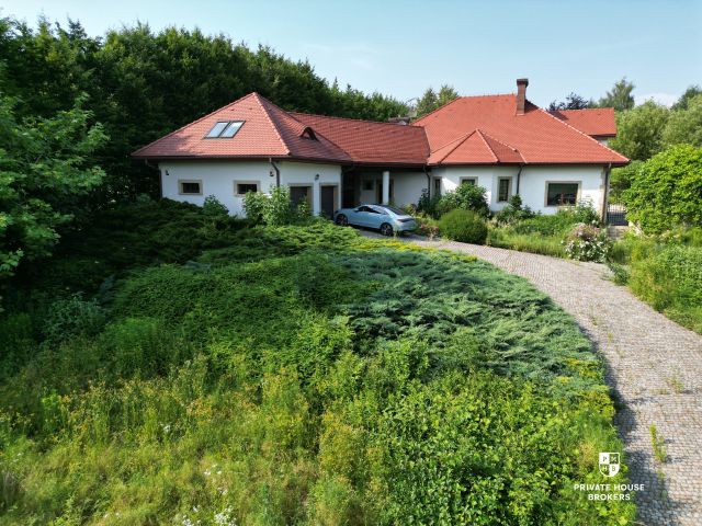 Rezydencja 456 m² z ogrodem i oczkiem wodnym, 5600 m² działki | Szczodrkowice k. Skały, 25 min od Krakowa - Dom - Sprzedaż - Krakowski, Skała / Szczodrkowice