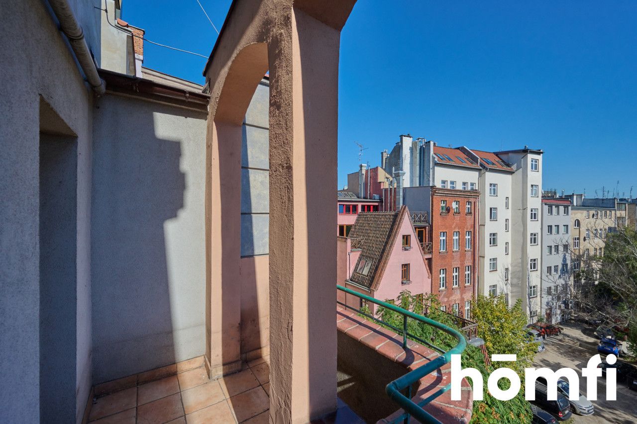 An apartment overlooking the Włodkowica Street promenade - Apartment - Sale - Wrocław, Stare Miasto