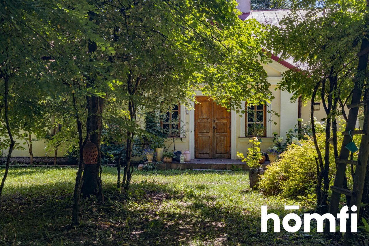 A manor house with soul and 5,500 m² of your own private world - Дім - Продаж - Świdnicki, Rybczewice / Choiny
