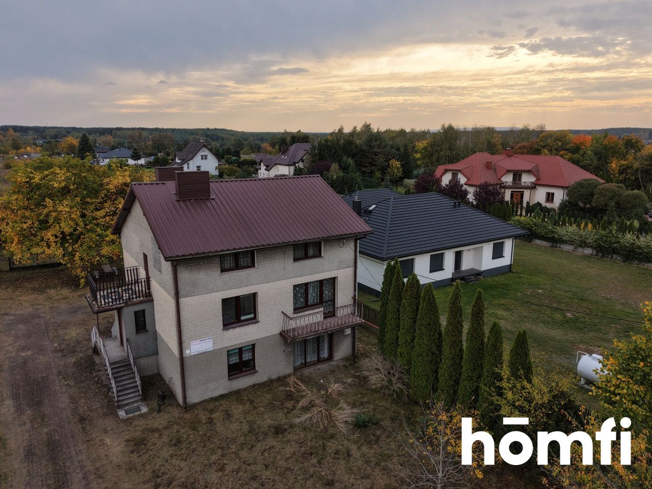 HOUSE 244.5 m² FOR SALE | LAND LOT 2100 m² | 3 OUTBUILDINGS | BEŁCHATÓW | KLUKI - House - Sale - Bełchatowski, Kluki