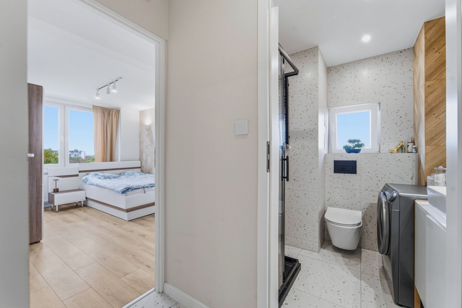 Spacious and modern apartment with a balcony, recently renovated - Apartment - Sale - Tychy