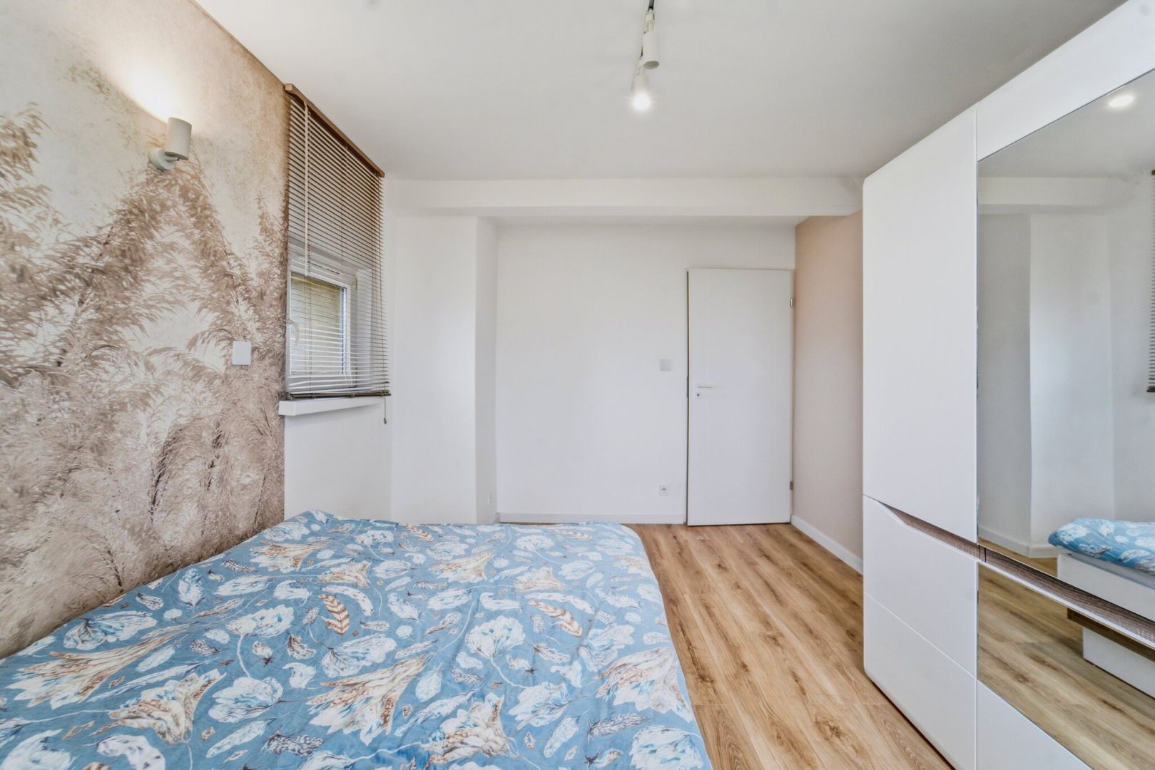 Spacious and modern apartment with a balcony, recently renovated - Apartment - Sale - Tychy
