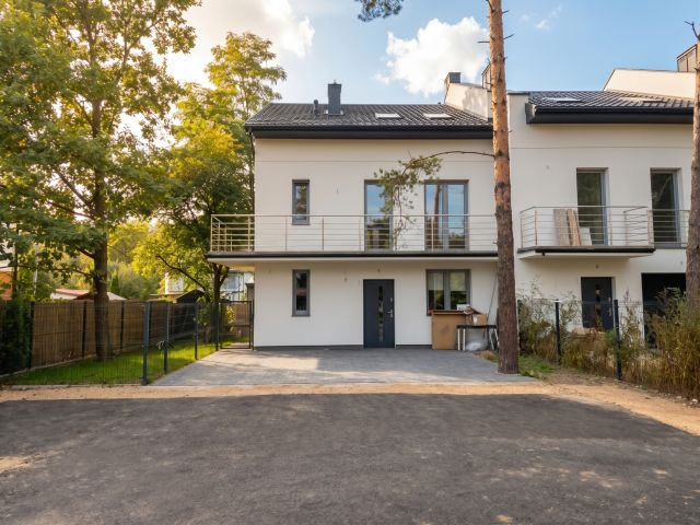 TWO-LEVEL APARTMENT 130.5 SQ M | 2 PARKING SPACES | LARGE BALCONY | NO MONTHLY MAINTENANCE FEE | CLOSE TO THE FOREST - Квартира - Продаж - Wołomiński, Marki